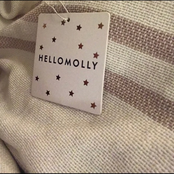 HELLO MOLLY - Picture 8 of 8